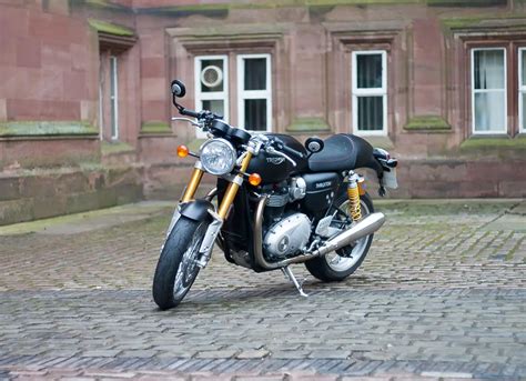 Triumph Thruxton R review - RideWithPeaks Bike reviews