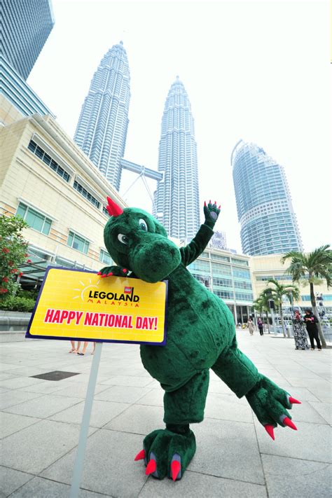 Pelancongan Kini - Malaysia (Malaysia - Tourism Now): LEGOLAND® Mascot Kicks Off National Day ...