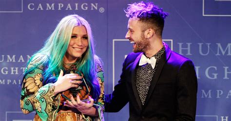 Kesha Human Rights Campaign Nashville Visibility Award