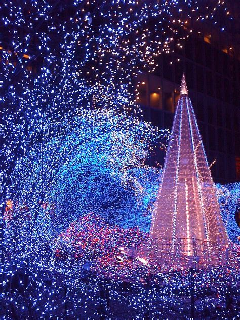 christmas all around .. X ღɱɧღ || Christmas in Tokyo, Japan | Christmas lights, Christmas scenes ...