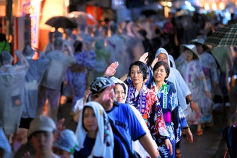 All-night Gujo dance festival returns to Gifu after four years | The Asahi Shimbun: Breaking ...