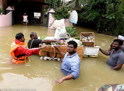 Bodies found as floods recede in India's Kerala state | Daily Mail Online