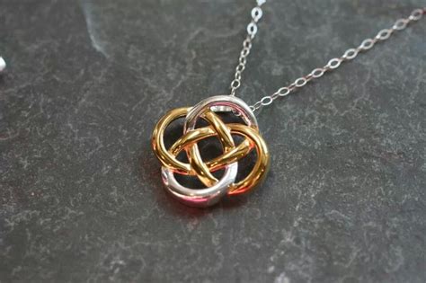 Celtic Friendship Knot Necklace | Friendship knot, Knot necklace, Necklace