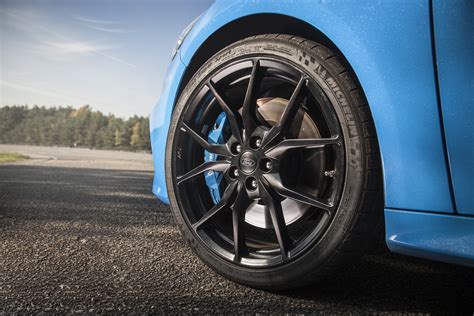 Ford Focus RS Offers Full Suite of Michelin Performance Tires