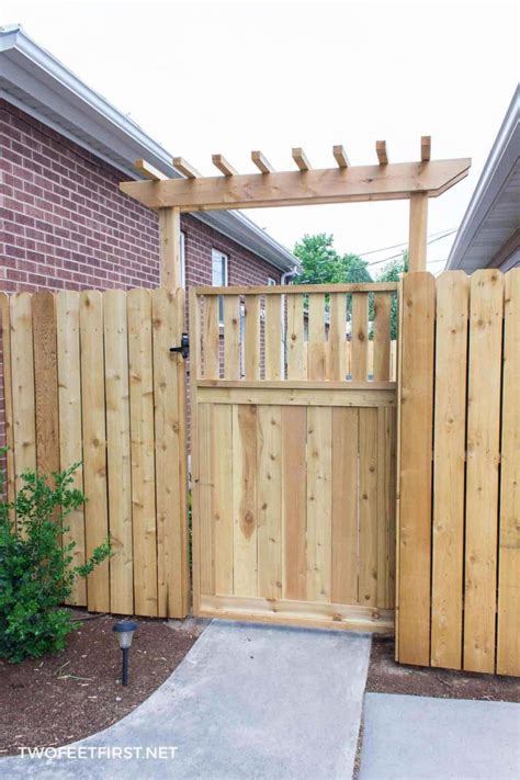 How to build a wooden gate