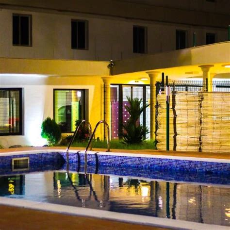 Golden Hôtel Featuring a spa and wellness centre Le Golden Hôtel is located in Abidjan. The ...