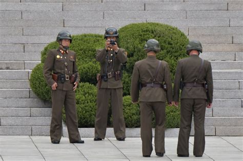 Report: North Korea border guards do not carry bullets - UPI.com