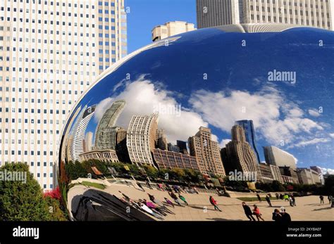 Cloud Gate (also known as The Bean and The Kidney Bean) sculpture that ...