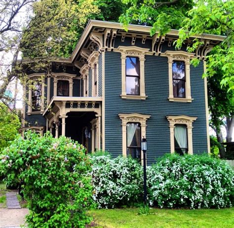 Victorian Houses : Photo | Victorian house colors, Victorian homes ...