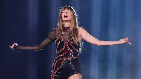 Taylor Swift is sending a powerful message to women on the Eras tour | CNN