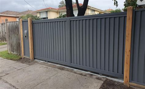 Sliding Colorbond Gates SE Melbourne | P&K Visser Fencing