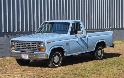 29K Miles! 1986 Ford F-150 Short Bed 4-Speed | Barn Finds