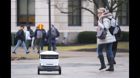 Starship robots on the campus of Bowling Green State University (BGSU) now making food ...