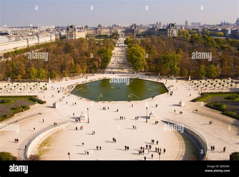 Aerial view of louvre museum hi-res stock photography and images - Alamy