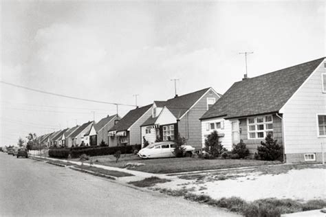 The New York Times > N.Y. / Region > Slide Show > Levittown Through the Years > Slide 3 of 8