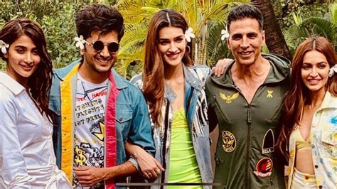 Housefull 4: Star Cast, Trailer, Release Date, Box Office, Where to ...