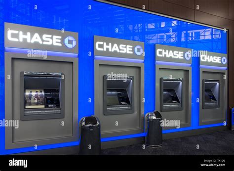 Chase bank atm hi-res stock photography and images - Alamy