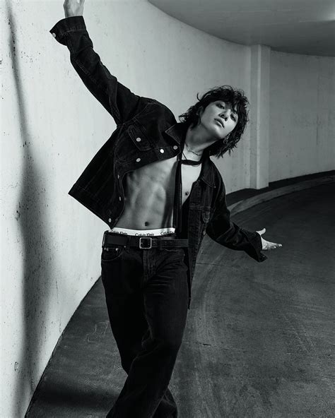 Jung Kook Shirtless In Calvin Klein Fall 2023 Campaign: Photos | J-14