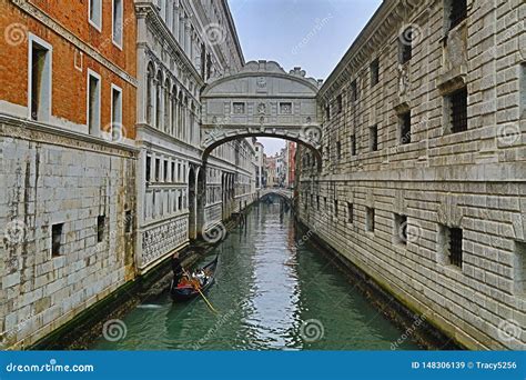 The Bridge of Sighs in Venice at Night, Italy Stock Image - Image of ...