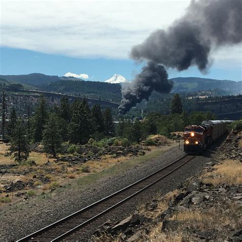 Following Oil Train Derailment, Feds Tell Union Pacific To Improve ...