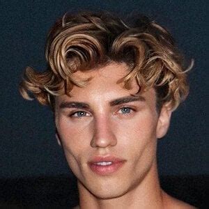 valentin.baitingxr - Age, Family, Bio | Famous Birthdays