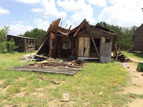 Willie Nelson to rebuild central Texas ranch town after heavy damage ...