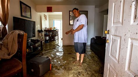 'Life-threatening situation' in Florida as storm brings heavy rain and flooding | US News | Sky News