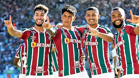 Torcedores do Fluminense exaltam Cano após goleada: 'Melhor atacante do ...