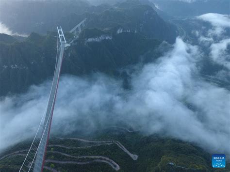 Aizhai Bridge becomes road to prosperity for local villagers- China.org.cn