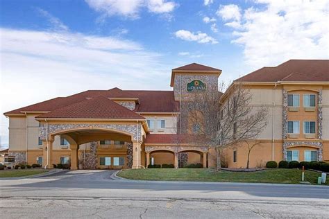 LA QUINTA INN & SUITES BY WYNDHAM OLATHE $74 ($̶1̶0̶2̶) - Updated 2023 Prices & Hotel Reviews - KS