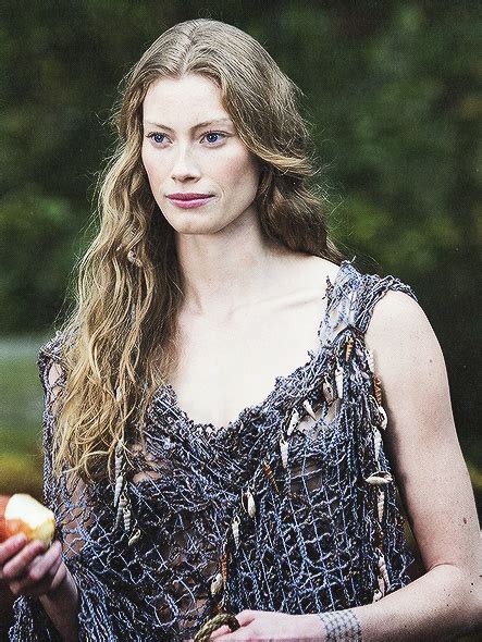 Aslaug Vikings Actress - Vikings Aslaug Kraka Mythologian | Facerisace