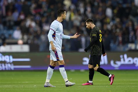 Cristiano Ronaldo briefly greets Lionel Messi ahead of 37th and ...