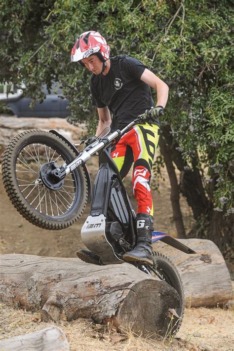 ELECTRIC MOTION TRIALS BIKE REVIEW - Dirt Bike Magazine