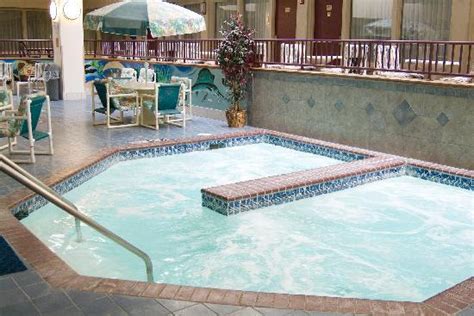 PLAZA HOTEL AND SUITES - 2018 Prices, Reviews & Photos (Wausau ...