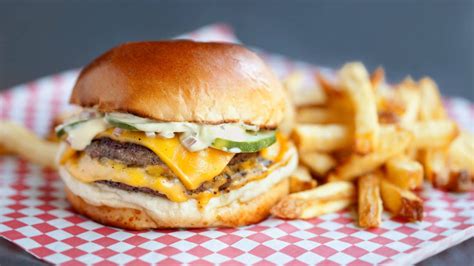 The 20 best burgers in Chicago | Good burger, Best burger restaurants, Food