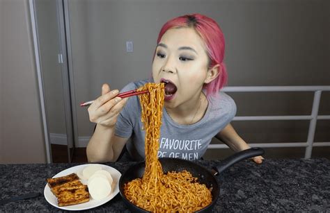 Mukbang – Cheap Lazy Vegan