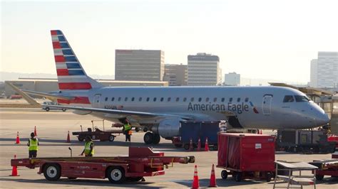 American Airlines Fleet Embraer E175 Details and Pictures