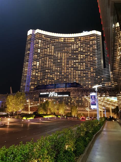 Aria Hotel Las Vegas review - Turning left for less