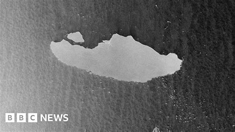 Antarctica's A-68: Is the world's biggest iceberg about to break up? - BBC News