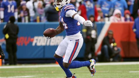 WATCH: Buffalo Bills star Stefon Diggs brings kid on to field to play catch