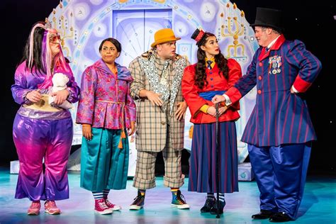 Aladdin pantomime at Oldham Coliseum: Review – Quays Life