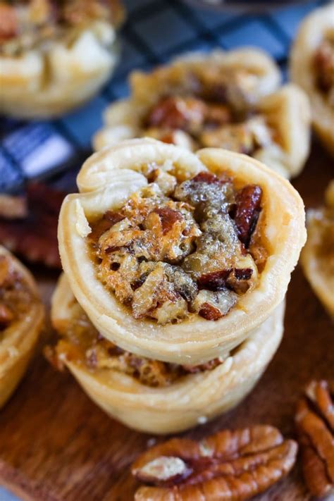 Easy Mini Pecan Pies Recipe (2 sizes) - Crazy for Crust