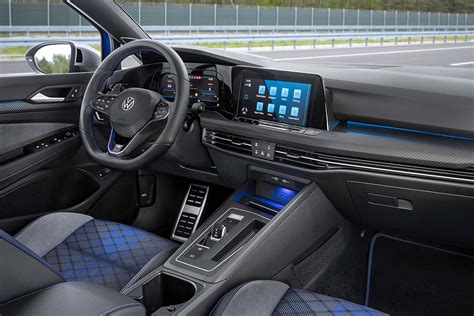 Volkswagen-Golf-Variant-R-2022-interior - Mega Autos