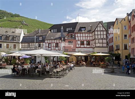 Karlsbad Square, Bernkastel-Kues, Moselle, Germany Stock Photo - Alamy