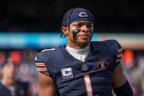 Bears Tight End Not Happy With Team's Justin Fields Trade - The Spun