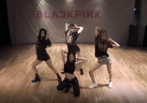 Watch: BLACKPINK Drops “BOOMBAYAH” Dance Practice Video | Soompi