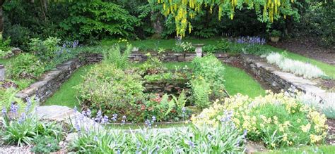 Sunken garden pond - Highland Stonecraft