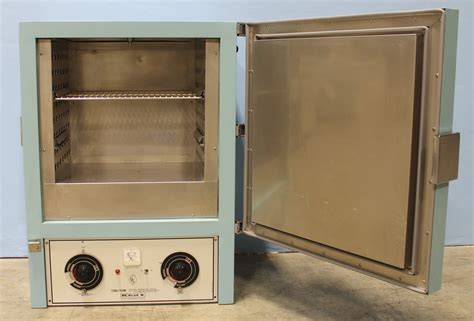 Refurbished Blue M Conventional Oven OV-490A-3