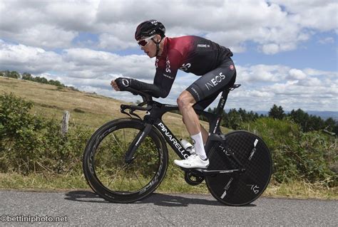 Chris Froome Suffers Broken Leg in Crash – Headed to the Hospital in ...