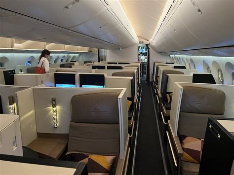 Review: Etihad B787-10 Business (AUH-AMS)